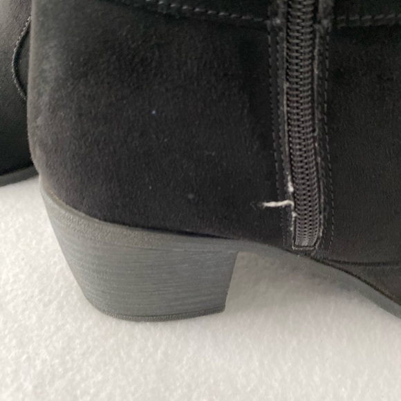 American Eagle by Payless Size 9 Black Bootie. - Picture 8 of 16